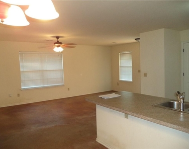7614 Nw 113th Place - Photo Thumbnail 13