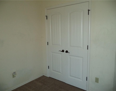 7614 Nw 113th Place - Photo Thumbnail 9