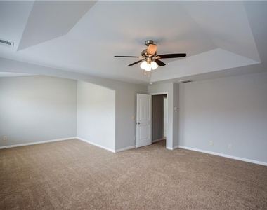 107 High Point Way - Photo Thumbnail 29