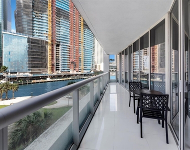 465 Brickell Ave - Photo Thumbnail 15