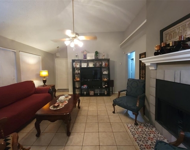 6816 Ashbury Drive - Photo Thumbnail 20