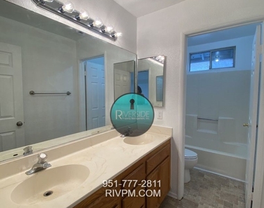 12789 Raenette Way - Photo Thumbnail 16