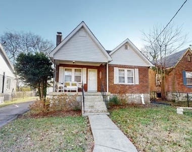 244 R Robinwood Ave - Photo Thumbnail 2