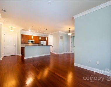 2810 Selwyn Avenue - Photo Thumbnail 7