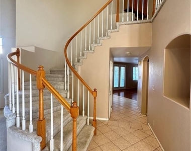 7620 Marluna Court - Photo Thumbnail 12