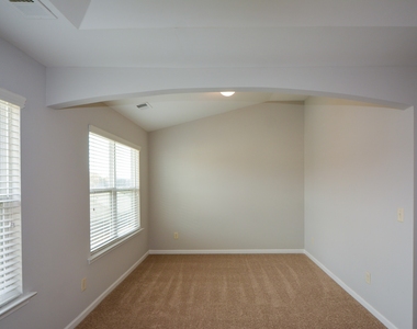 107 High Point Way - Photo Thumbnail 13