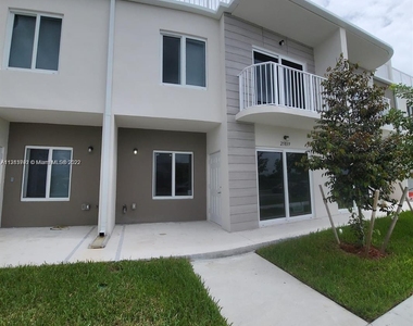 25893 Sw 144th Ct - Photo Thumbnail 1