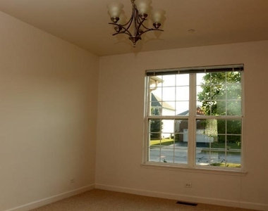 2127 Amelia Lane - Photo Thumbnail 24