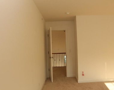 2127 Amelia Lane - Photo Thumbnail 46