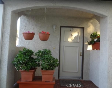 23391 La Crescenta - Photo Thumbnail 2