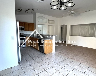 9028 Fernway Court - Photo Thumbnail 6