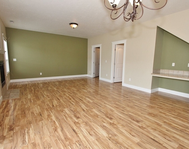 3078 E Shadowview St* - Photo Thumbnail 5