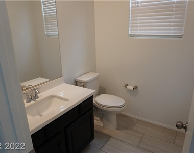 7497 Dequon Bay Court - Photo Thumbnail 16