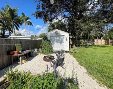 843 Sw 10th St - Photo Thumbnail 24