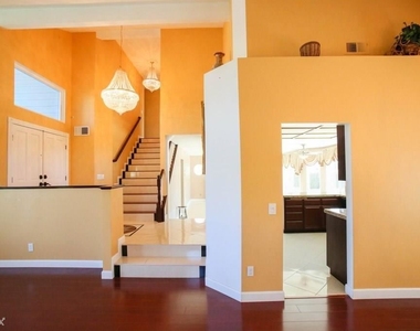 26792 Sommerset Ln - Photo Thumbnail 5