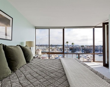 4335 Marina City Dr Unit 342 - Photo Thumbnail 6