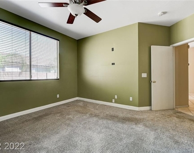 10512 Jeremy Ridge Avenue - Photo Thumbnail 17