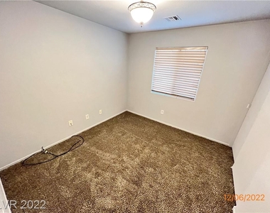 2828 King Michael Avenue - Photo Thumbnail 20