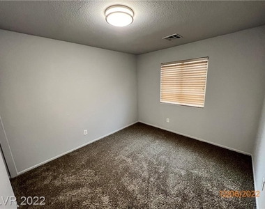 2828 King Michael Avenue - Photo Thumbnail 19