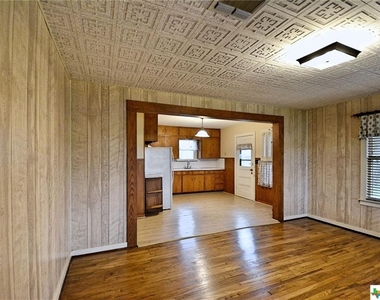 718 N Live Oak Avenue - Photo Thumbnail 8