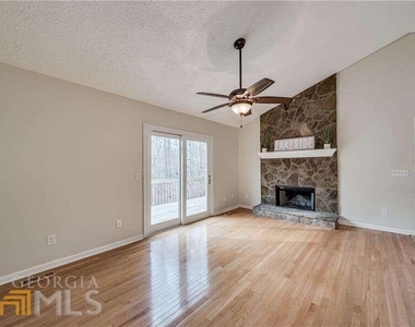 6565 Akins Way - Photo Thumbnail 15