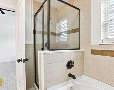 2401 Rose Palm Place - Photo Thumbnail 22