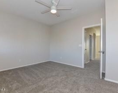 9207 W Bent Tree Drive - Photo Thumbnail 17