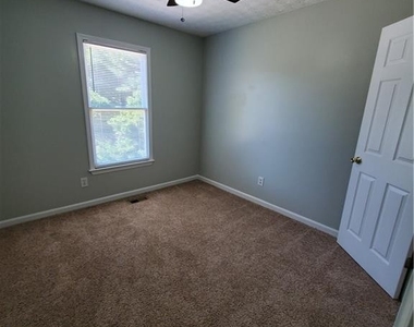 324 Arapaho Drive Se - Photo Thumbnail 14