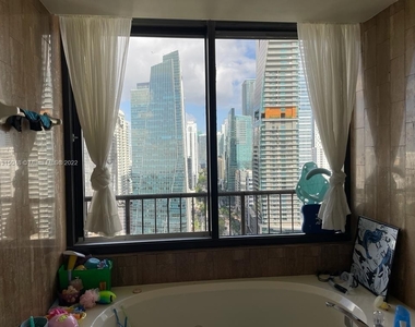 1581 Brickell Ave - Photo Thumbnail 15