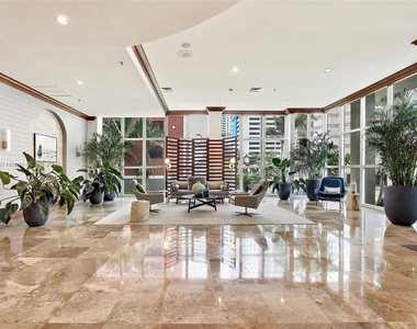 1111 Brickell Bay Dr - Photo Thumbnail 38