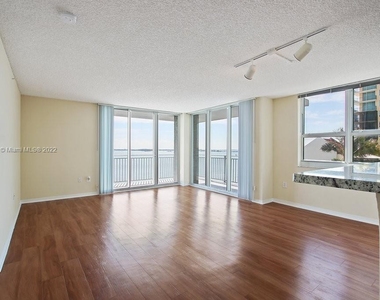 1111 Brickell Bay Dr - Photo Thumbnail 5