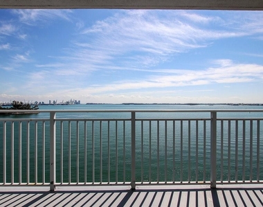 1111 Brickell Bay Dr - Photo Thumbnail 9