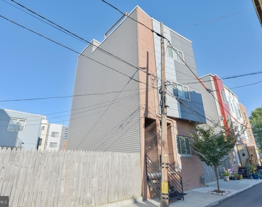 2105 E Dakota Street - Photo Thumbnail 2