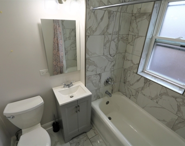 8033 S St. Lawrence Avenue - Photo Thumbnail 11