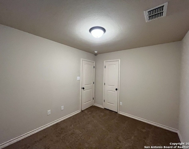 7026 Lakeview Dr - Photo Thumbnail 22