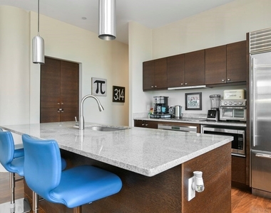 285 Columbus Avenue Unit 605 - Photo Thumbnail 4