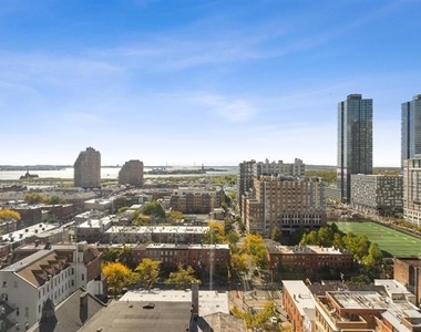 135 Montgomery St - Photo Thumbnail 9