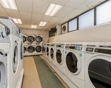 135 Montgomery St - Photo Thumbnail 11