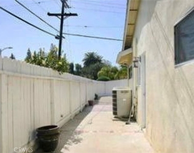 23230 Bigler Street - Photo Thumbnail 15