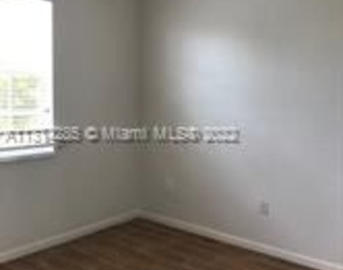 2635 Sw 84th Ter - Photo Thumbnail 1