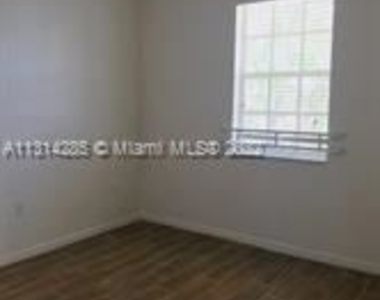 2635 Sw 84th Ter - Photo Thumbnail 3