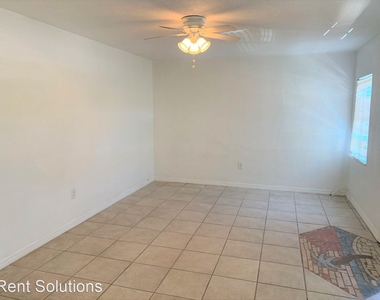 10218 Gulf Blvd Unit 4 - Photo Thumbnail 1