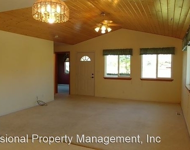 4538 Tripp Lane - Photo Thumbnail 6