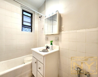 25-74 33rd St - Photo Thumbnail 4