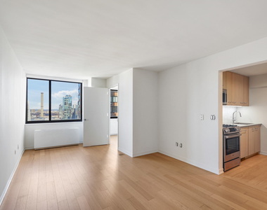1 Columbus Place - Photo Thumbnail 1