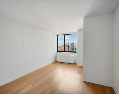 1 Columbus Place - Photo Thumbnail 4