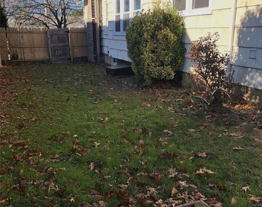 175 S Brookside Avenue - Photo Thumbnail 24