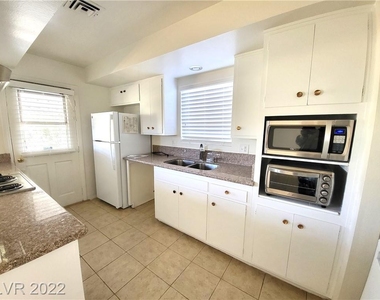 3908 Casa Grande Avenue - Photo Thumbnail 12