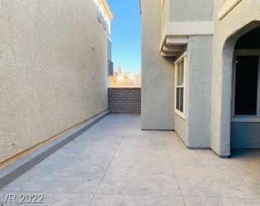 920 Douglas Flat Place - Photo Thumbnail 5