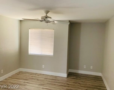 920 Douglas Flat Place - Photo Thumbnail 21